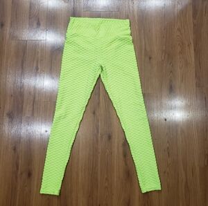 Neon Green Anti-Cellulite Textured Scrunch-butt Leggings!